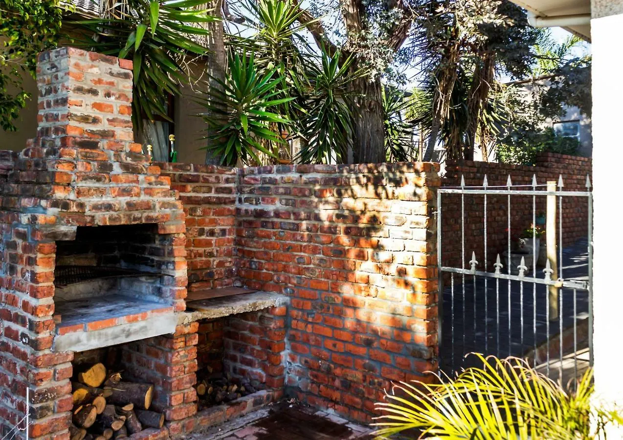 Kirknewton Hotel Port Elizabeth Guest house